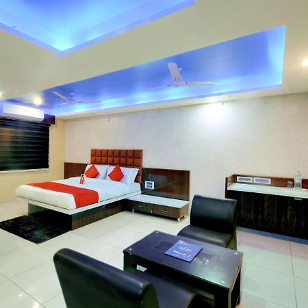 Hotel Hillton Gandhinagar Bagian luar foto
