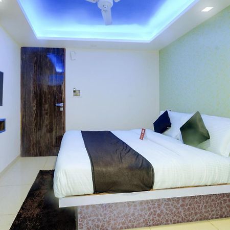 Hotel Hillton Gandhinagar Bagian luar foto