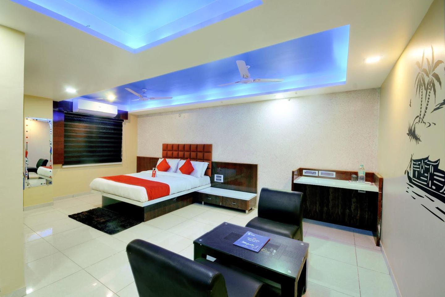 Hotel Hillton Gandhinagar Bagian luar foto