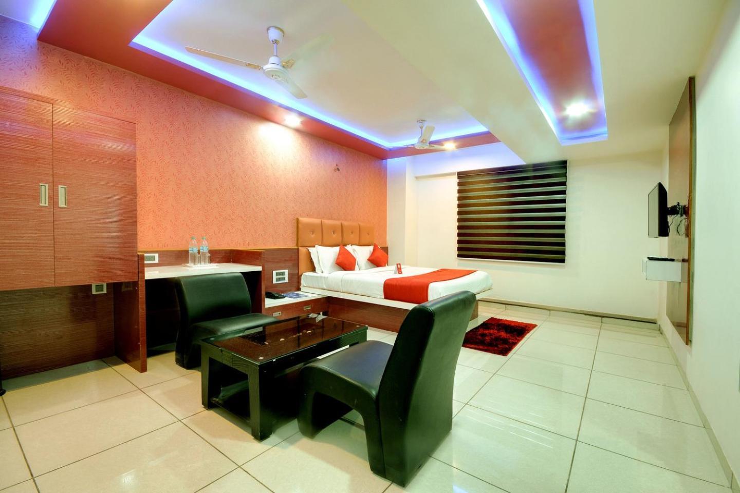Hotel Hillton Gandhinagar Bagian luar foto