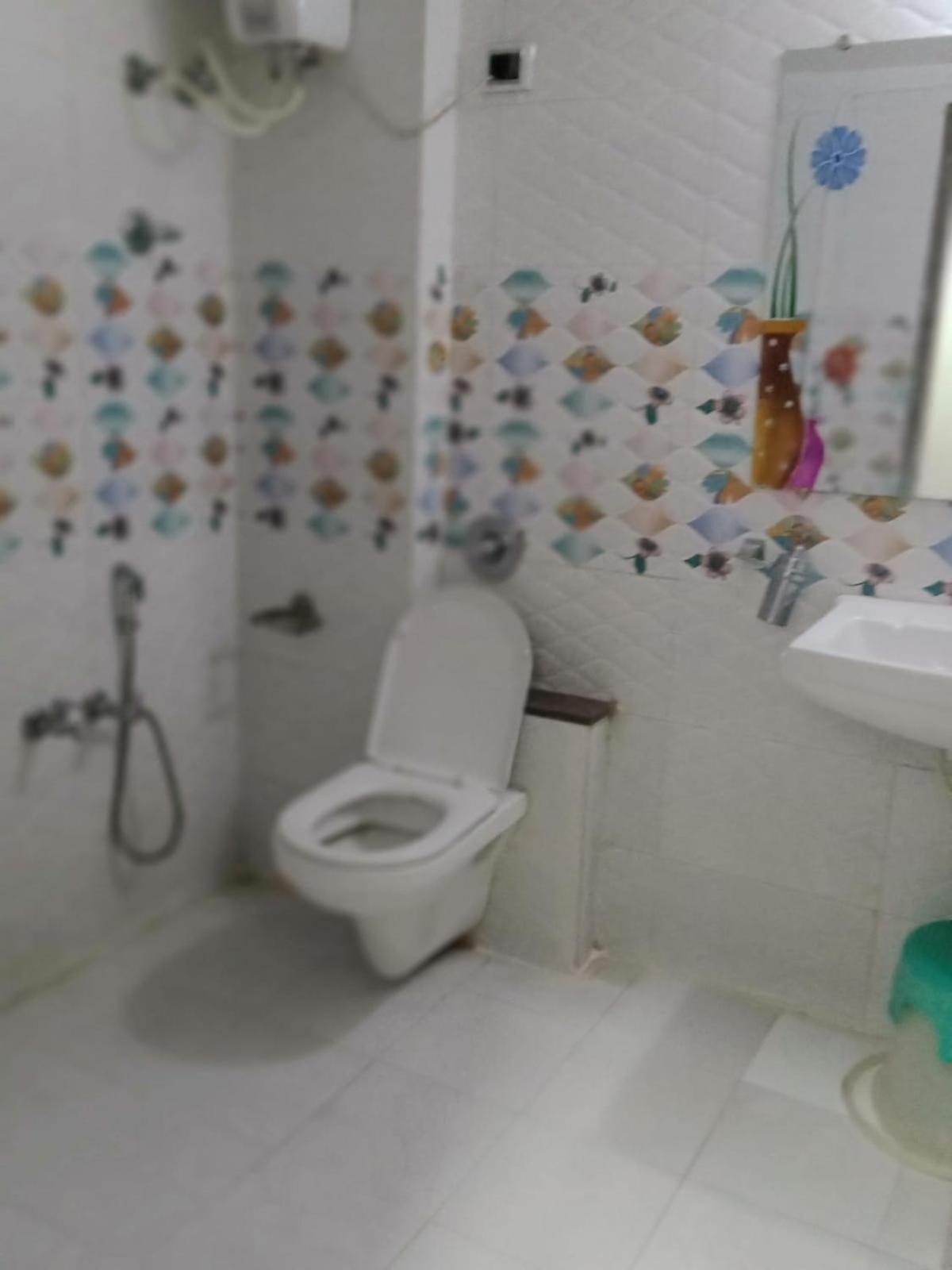 Hotel Hillton Gandhinagar Bagian luar foto
