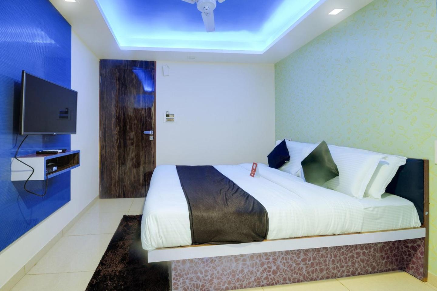 Hotel Hillton Gandhinagar Bagian luar foto