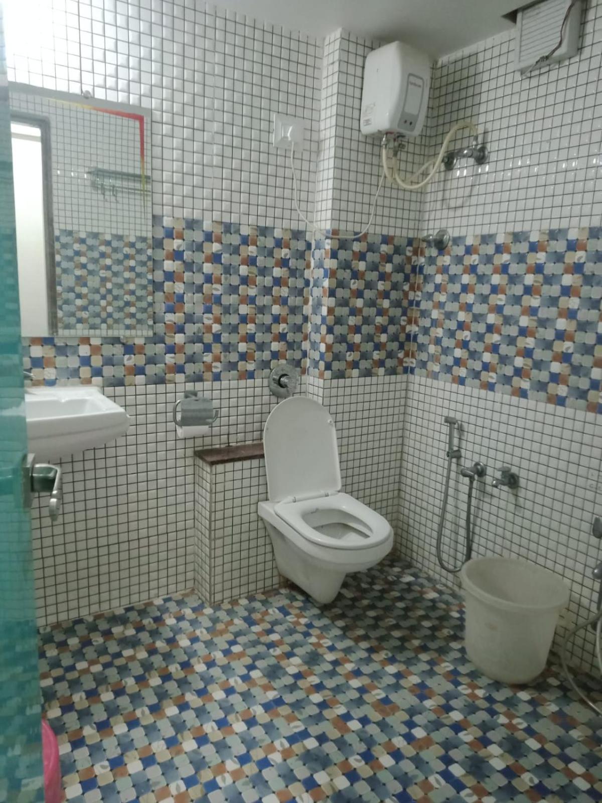 Hotel Hillton Gandhinagar Bagian luar foto