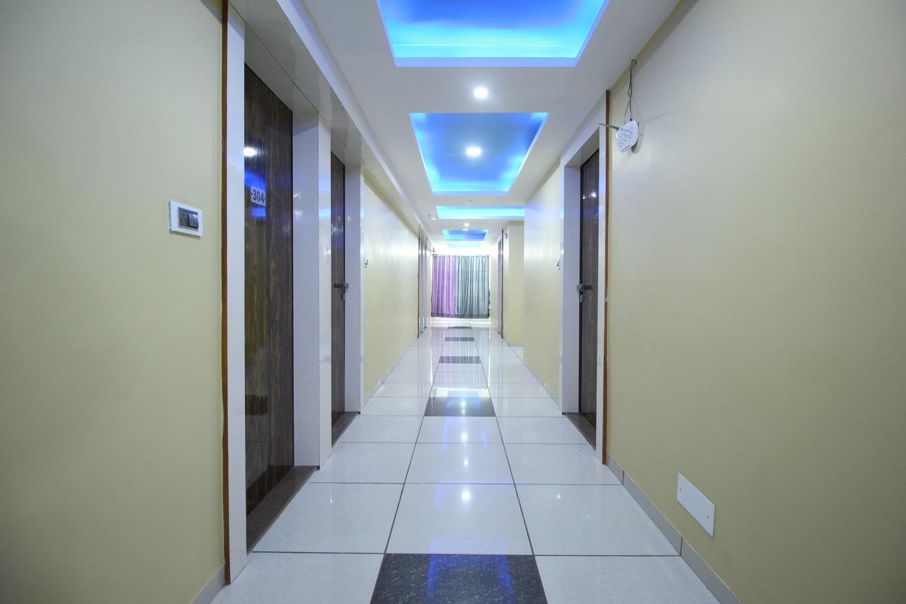 Hotel Hillton Gandhinagar Bagian luar foto