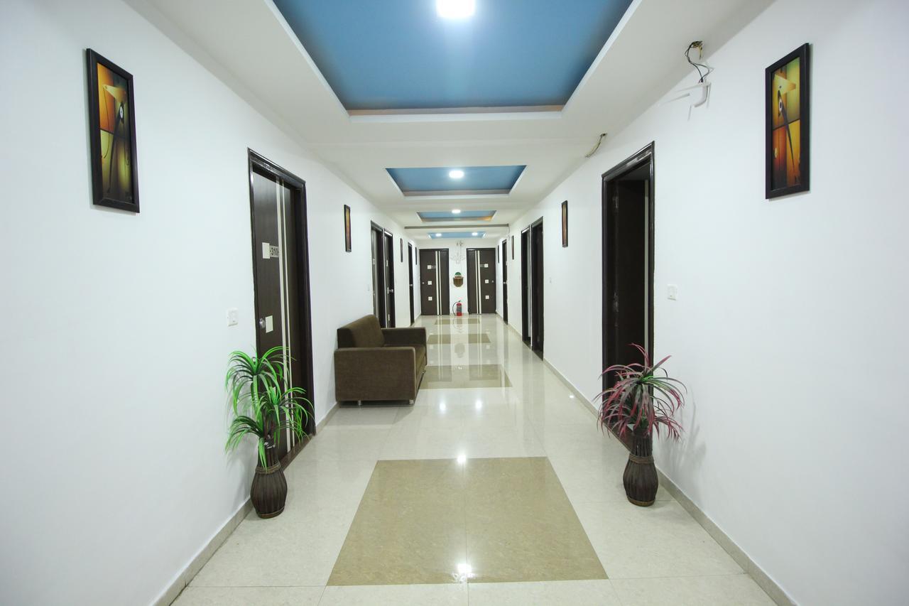 Hotel Hillton Gandhinagar Bagian luar foto