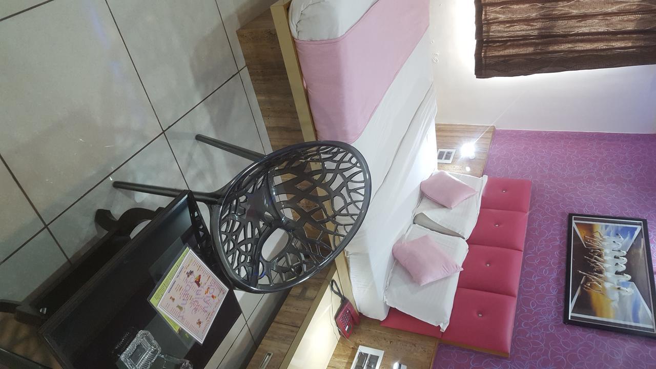 Hotel Hillton Gandhinagar Bagian luar foto