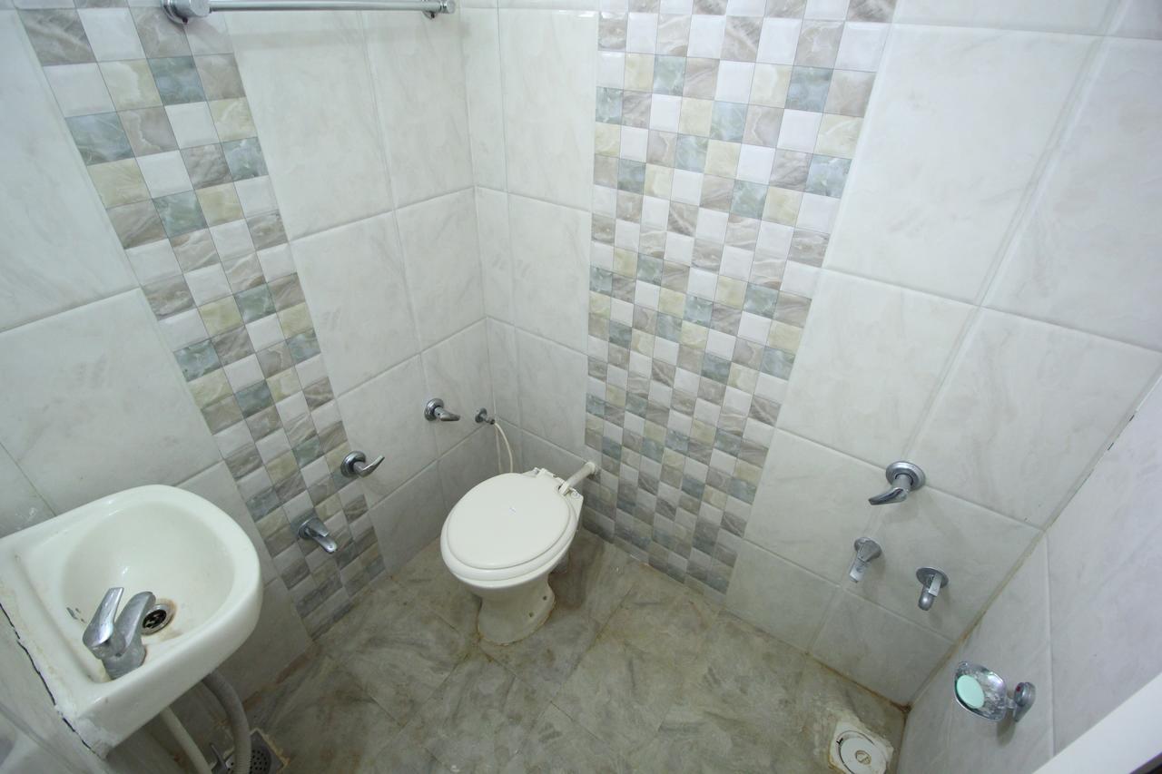 Hotel Hillton Gandhinagar Bagian luar foto