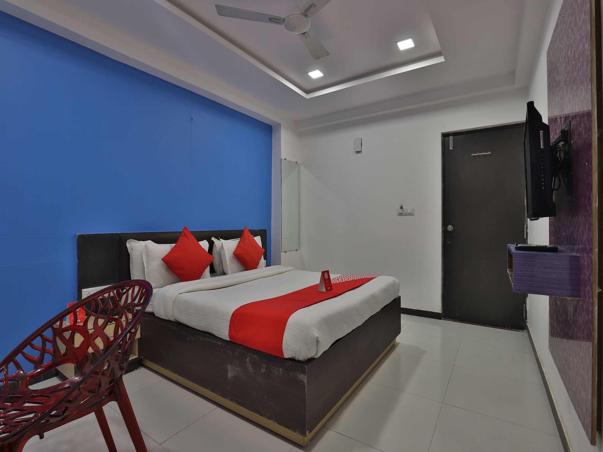 Hotel Hillton Gandhinagar Bagian luar foto