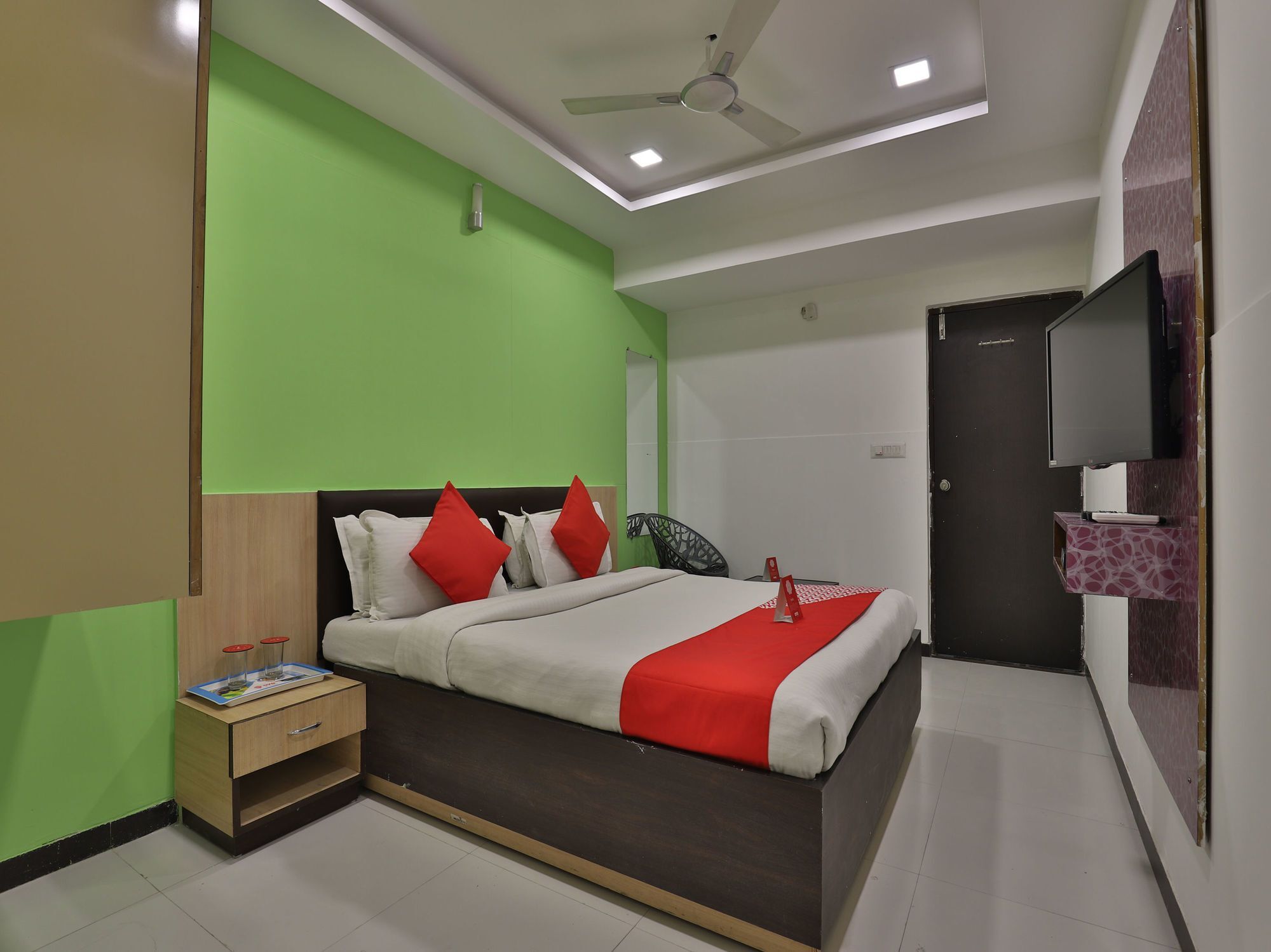 Hotel Hillton Gandhinagar Bagian luar foto
