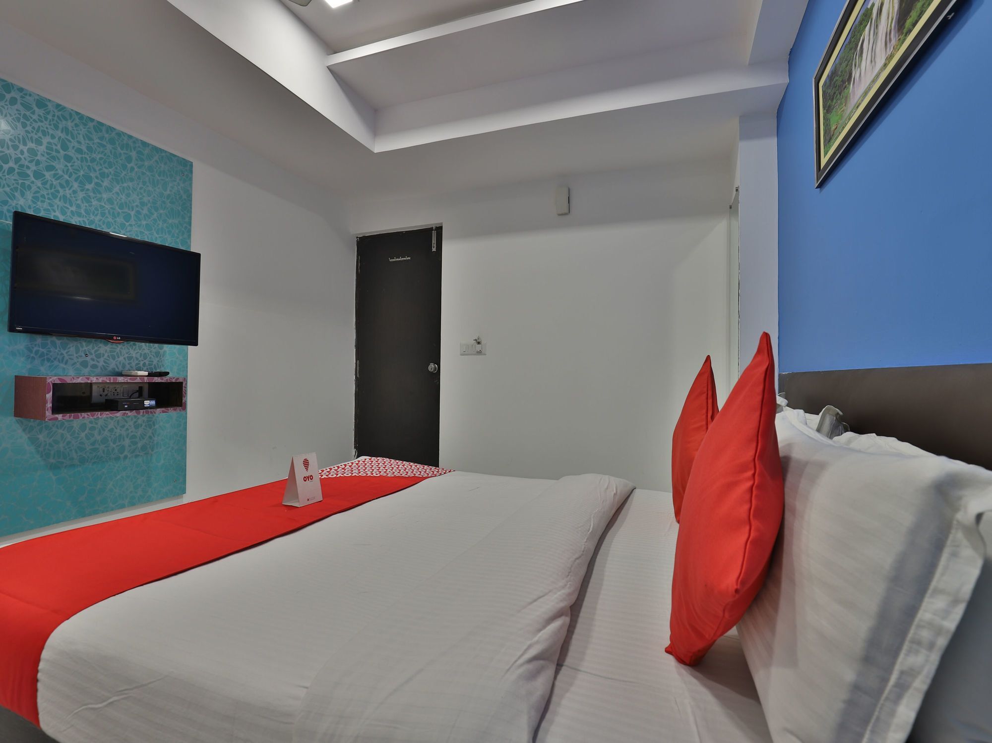 Hotel Hillton Gandhinagar Bagian luar foto