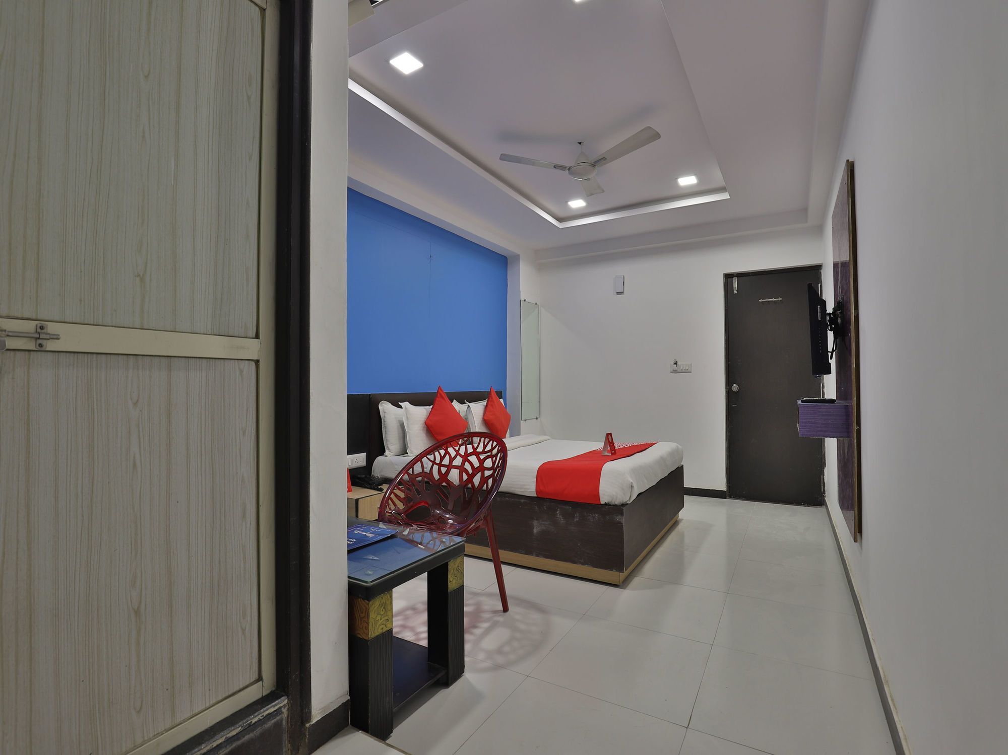 Hotel Hillton Gandhinagar Bagian luar foto