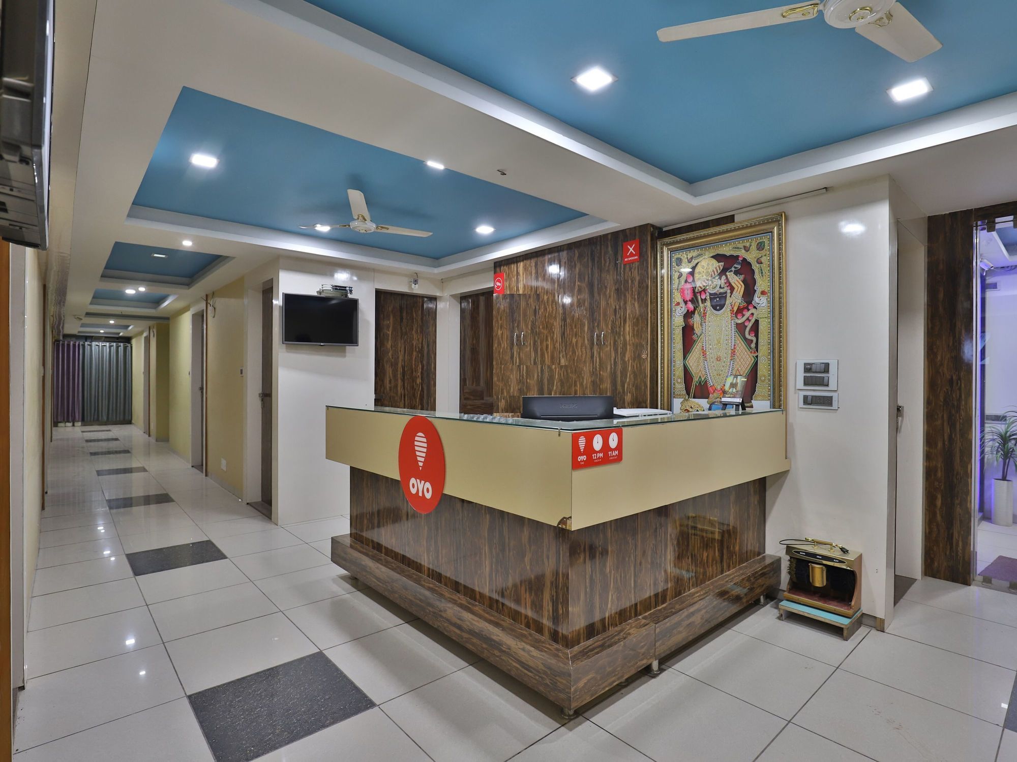 Hotel Hillton Gandhinagar Bagian luar foto