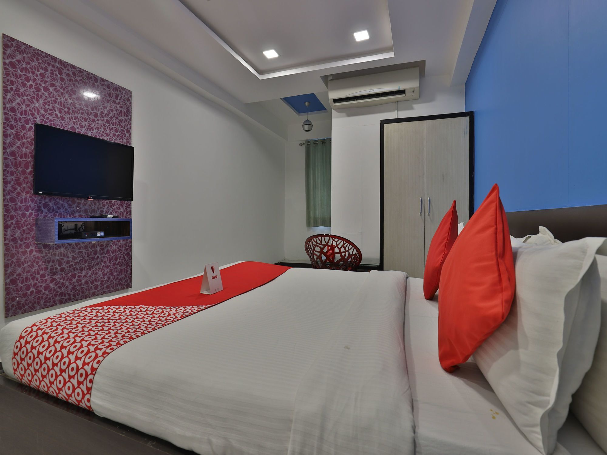 Hotel Hillton Gandhinagar Bagian luar foto